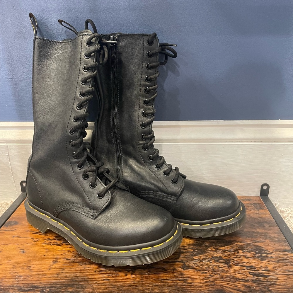 Doc Martens 1B99 VIRGINIA LEATHER MID CALF BOOTS